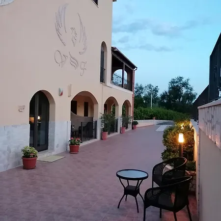 Fenice לינה וארוחת בוקר