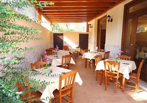 Alojamento de Acomodação e Pequeno-almoço Fenice 4*